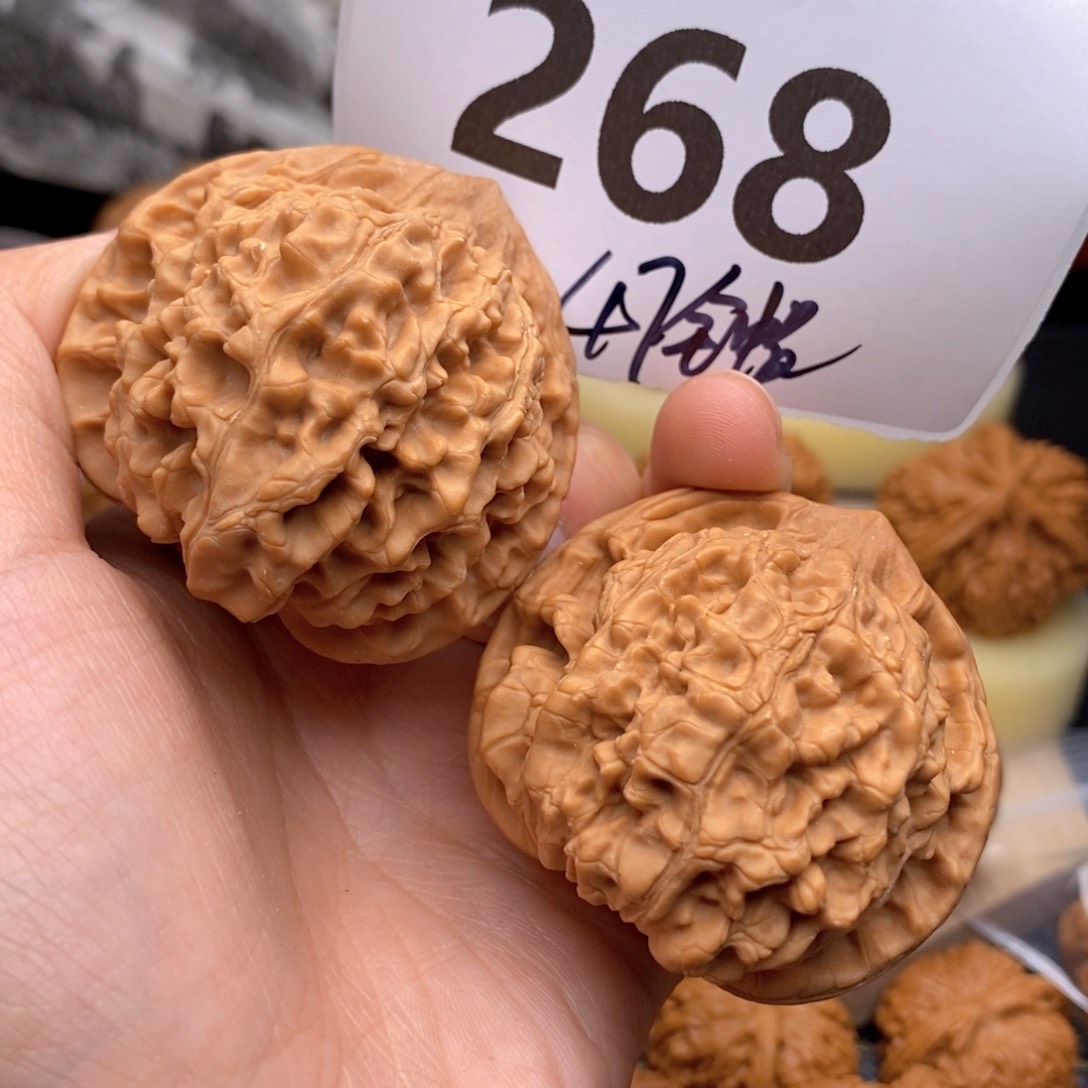 文玩核桃把件268号47全帽
