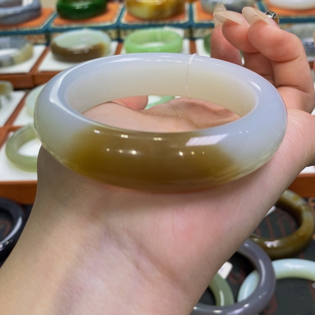 和田玉手镯未镶嵌且末一口糖55➕