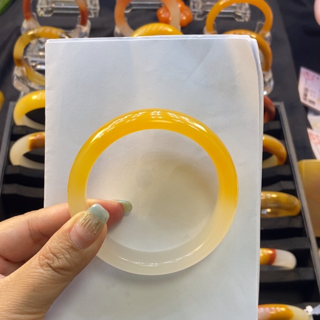 紫***8石英质玉（黄龙玉）未镶嵌手镯H