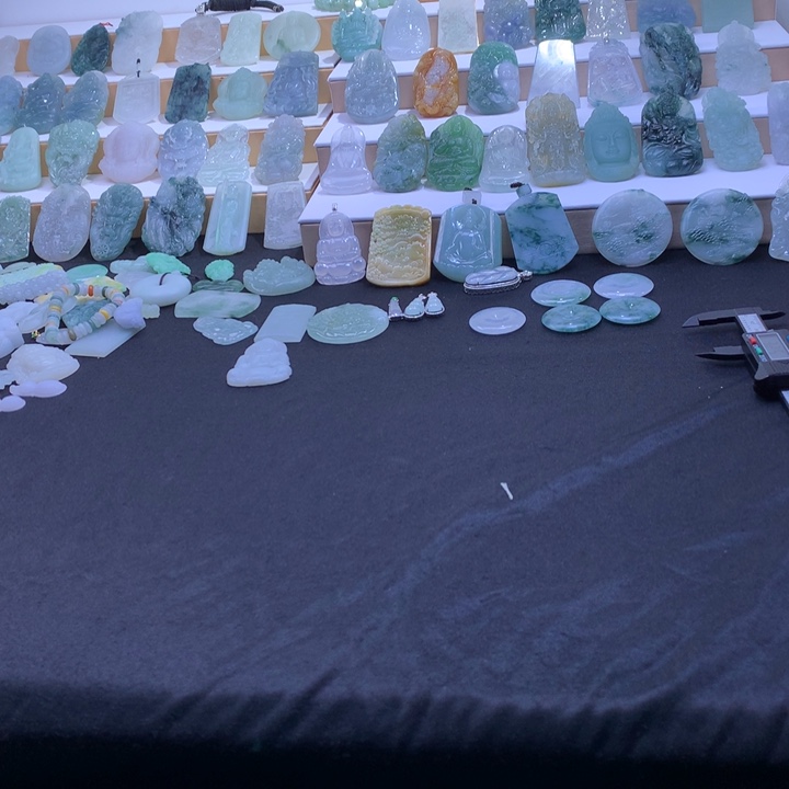 定制翡翠未镶嵌翡翠