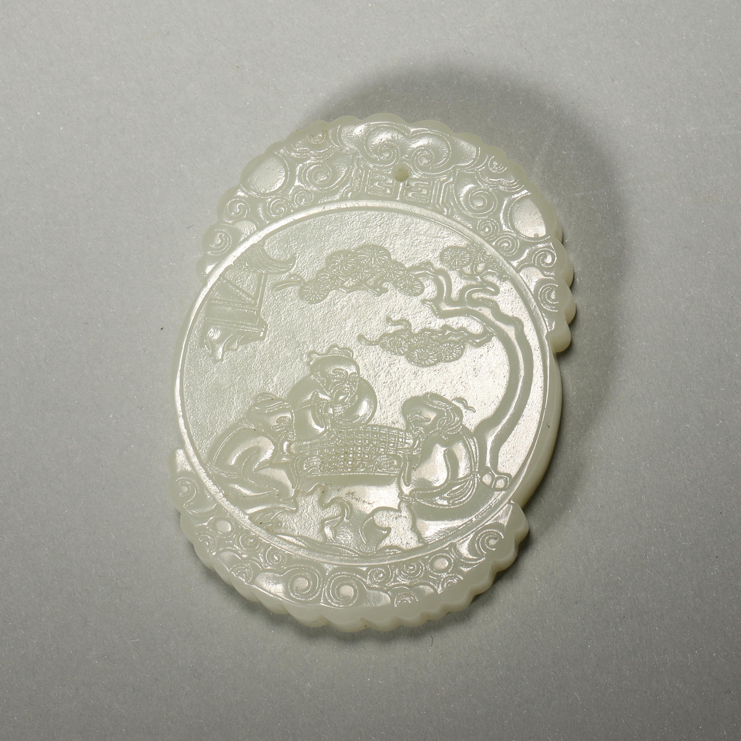 Lot40 清代 和田玉松下对弈图子冈牌