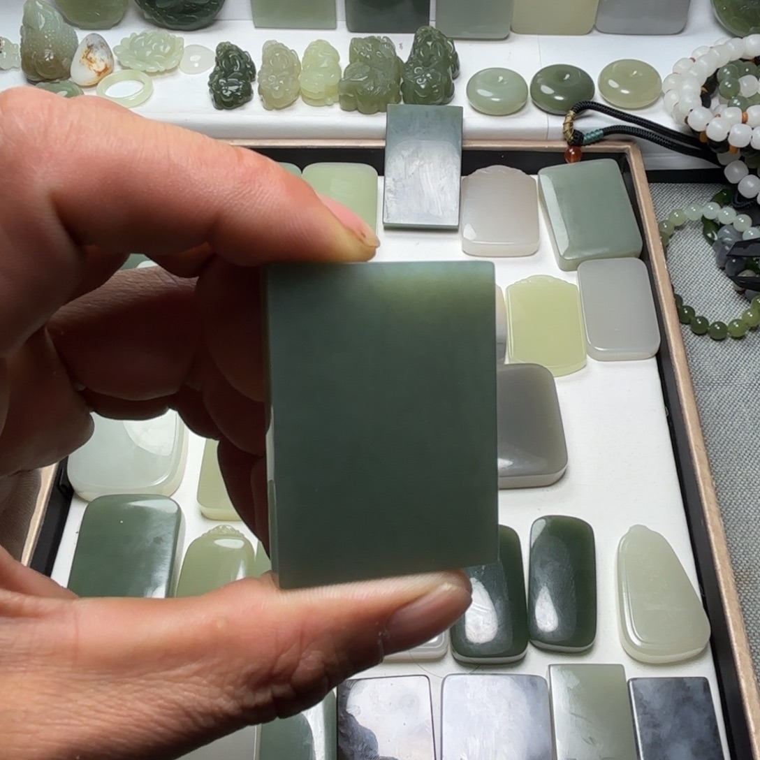 $***$和田玉未镶嵌颈饰