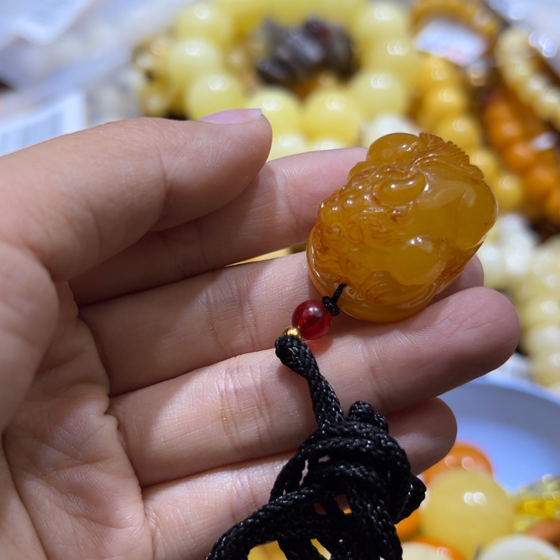 琥珀珠宝奇石未镶嵌