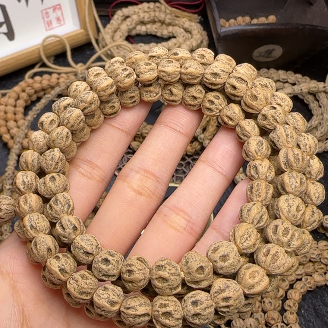 柏香籽/百香籽吊坠～