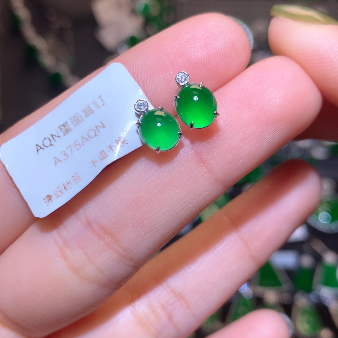 翡翠耳饰18K金镶嵌蛋面