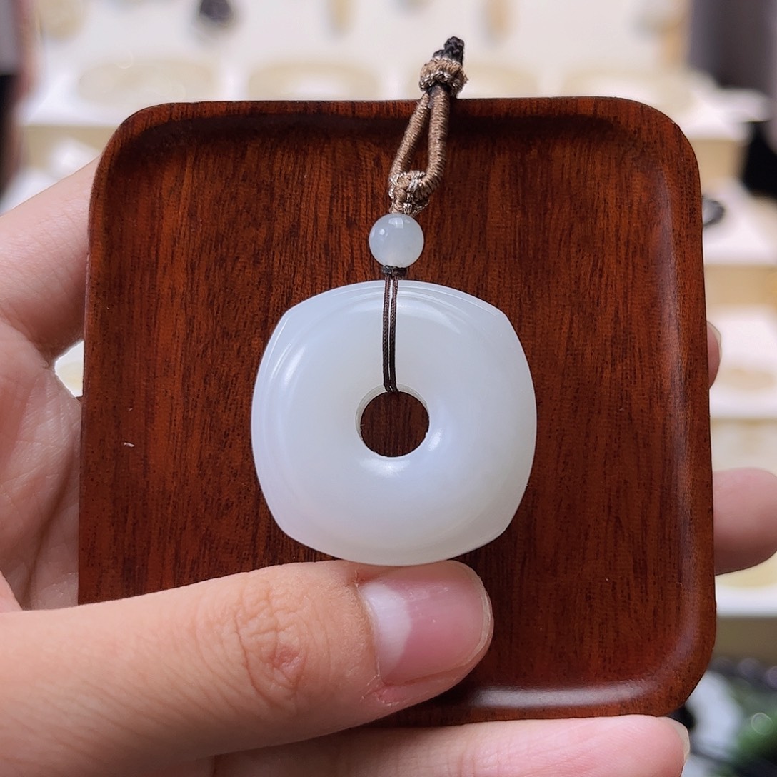 和田玉未镶嵌吊坠(不含链)