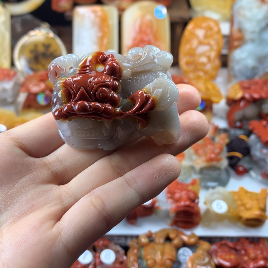 石英质玉（黄龙玉）手把件未镶嵌