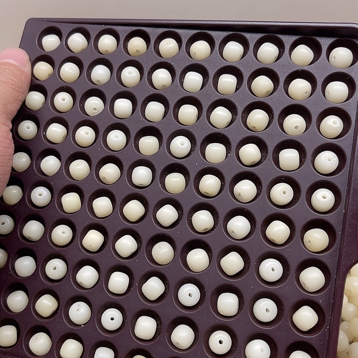 白玉菩提吊坠微瑕9-8白玉桶珠100卡灯牌宠100颗
