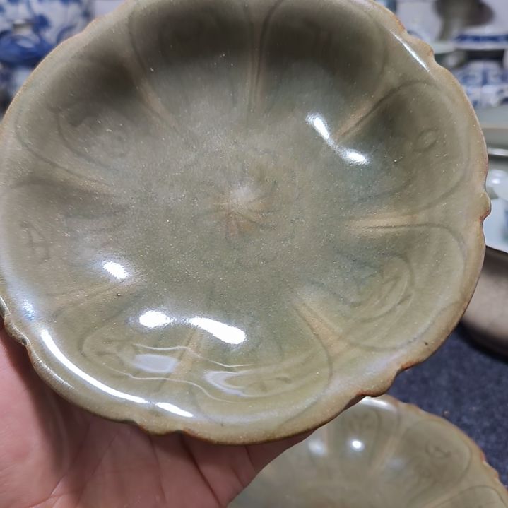 大***?龙泉窑小碟子一个