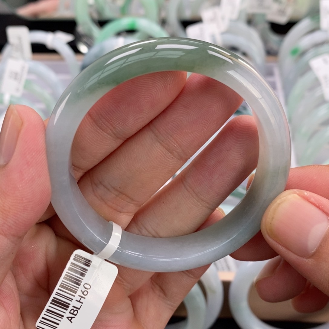 翡翠未镶嵌手镯手镯