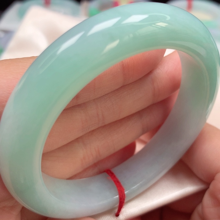 翡翠手镯未镶嵌冰胶甜果绿7