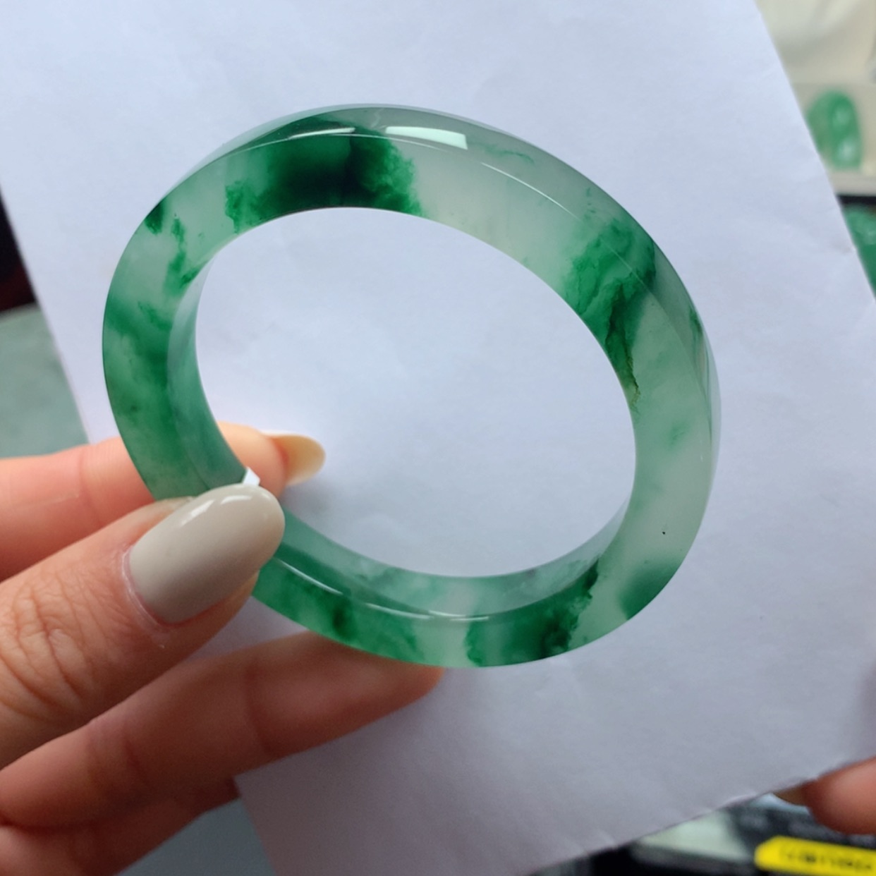 【闪购商品】石英质玉未镶嵌手镯