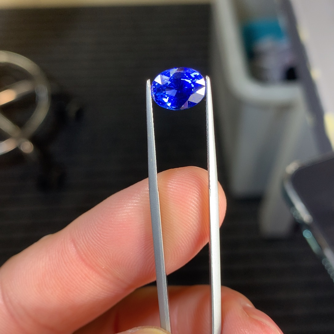 蓝宝石裸石未镶嵌3.46克拉皇家蓝蓝宝石裸石