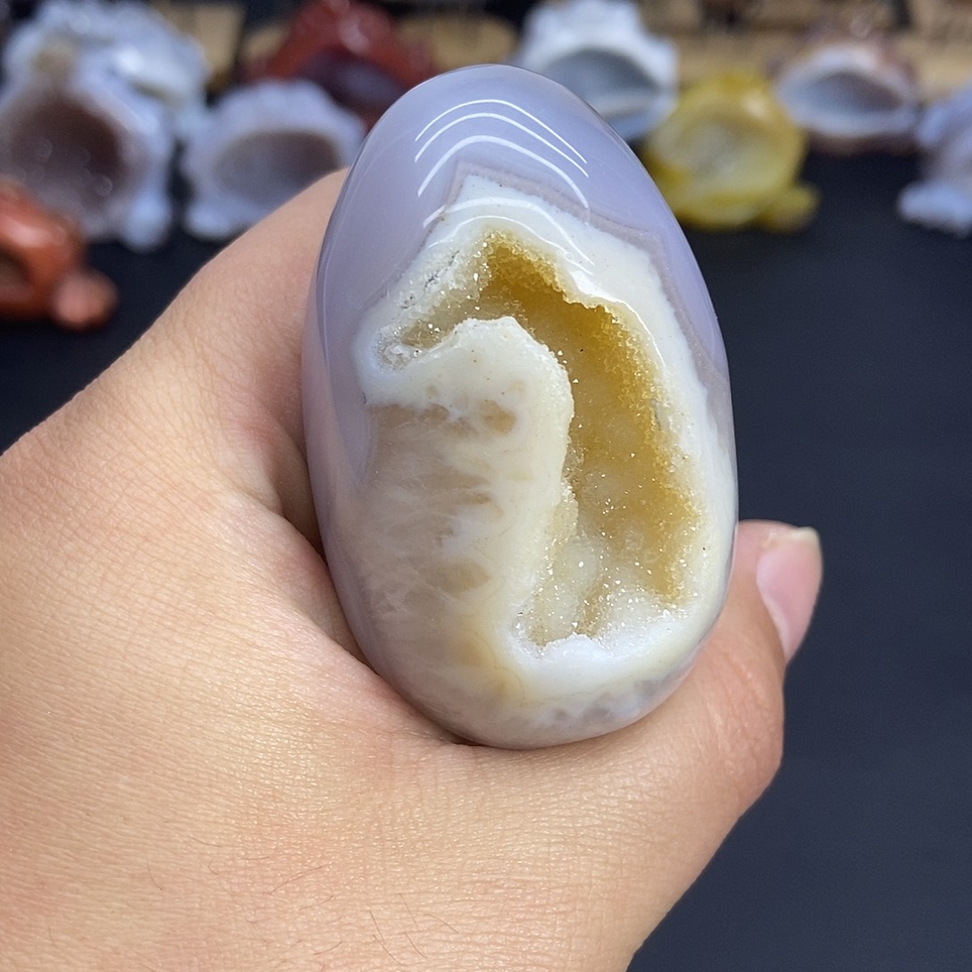 玛瑙/玉髓未镶嵌珠宝奇石