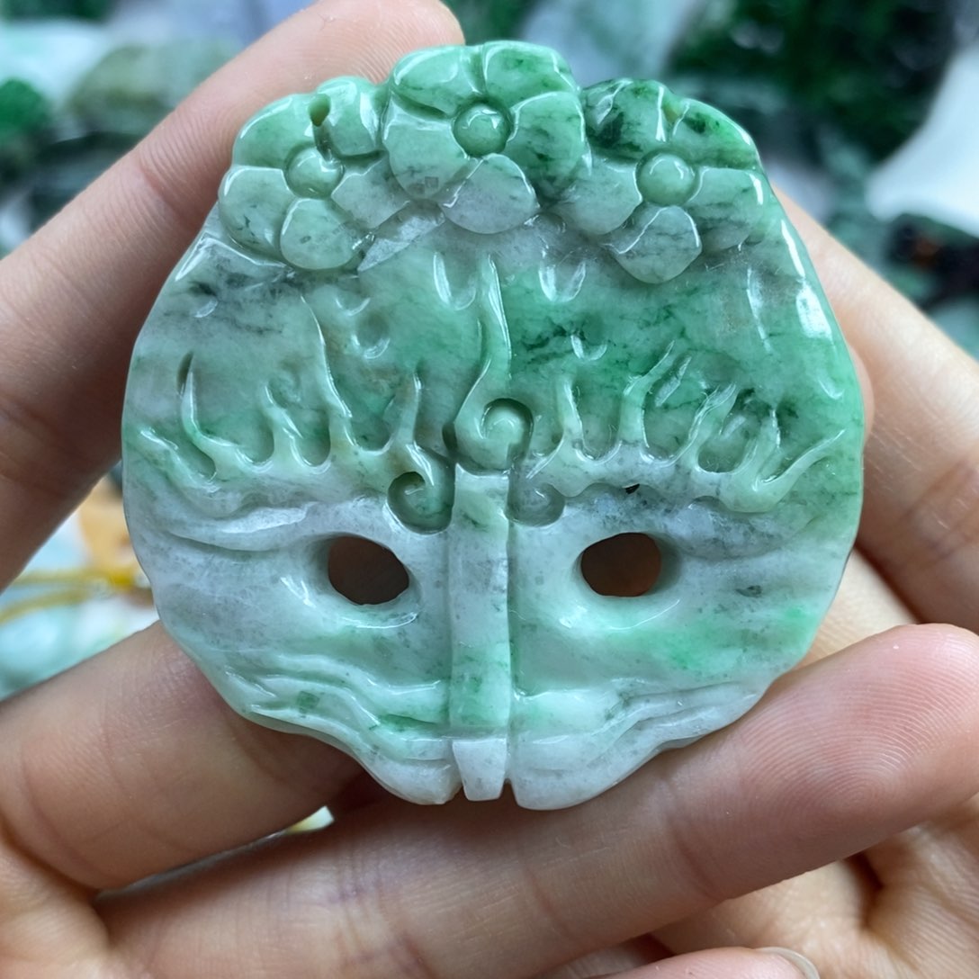 翡翠颈饰未镶嵌吊坠