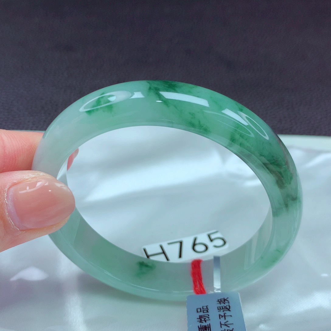 翡翠手镯未镶嵌手镯88