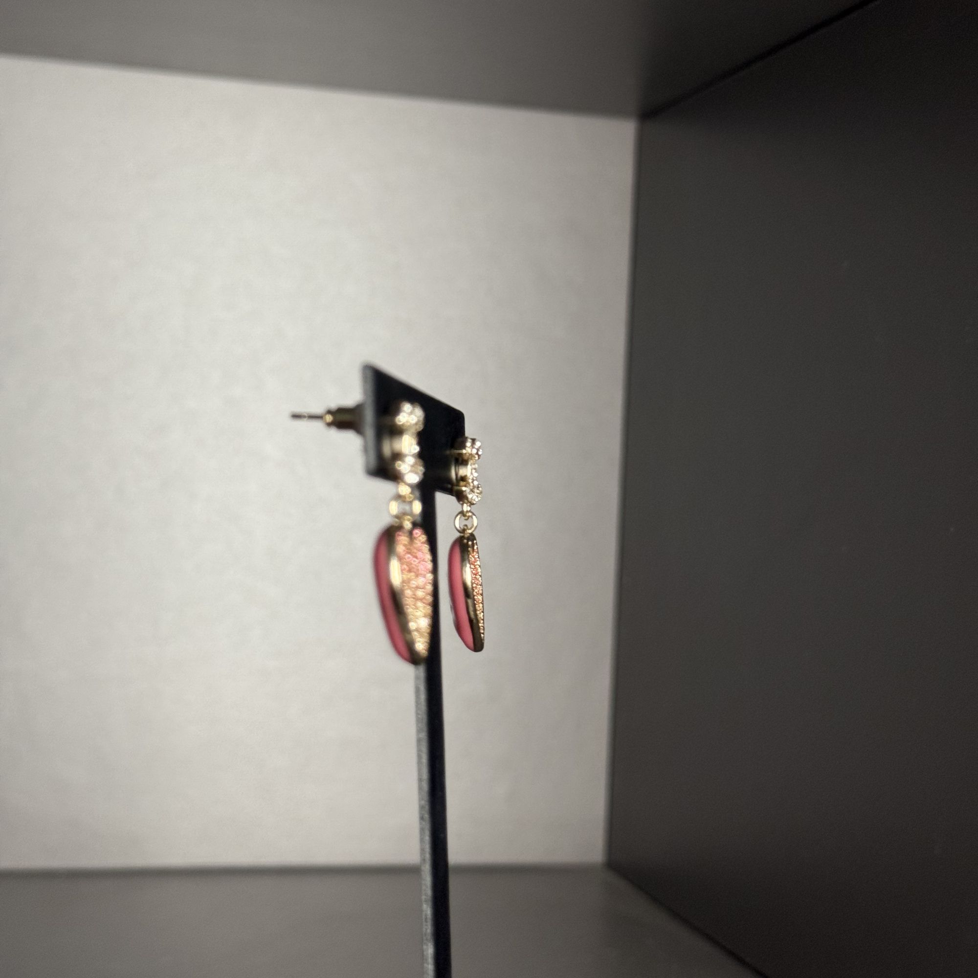 铜合金仿水晶耳饰 精工CNC小香风25明星粉色渐变爱心甜美耳饰耳环