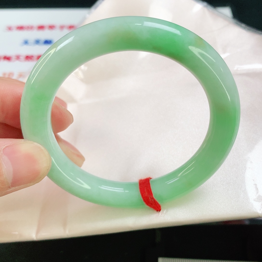 翡翠未镶嵌手镯天然缅甸翡翠有纹