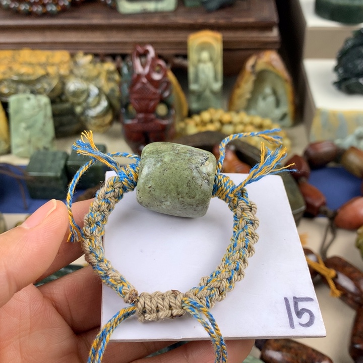 岫岩河磨玉（透闪石质玉）手绳有瑕未镶嵌