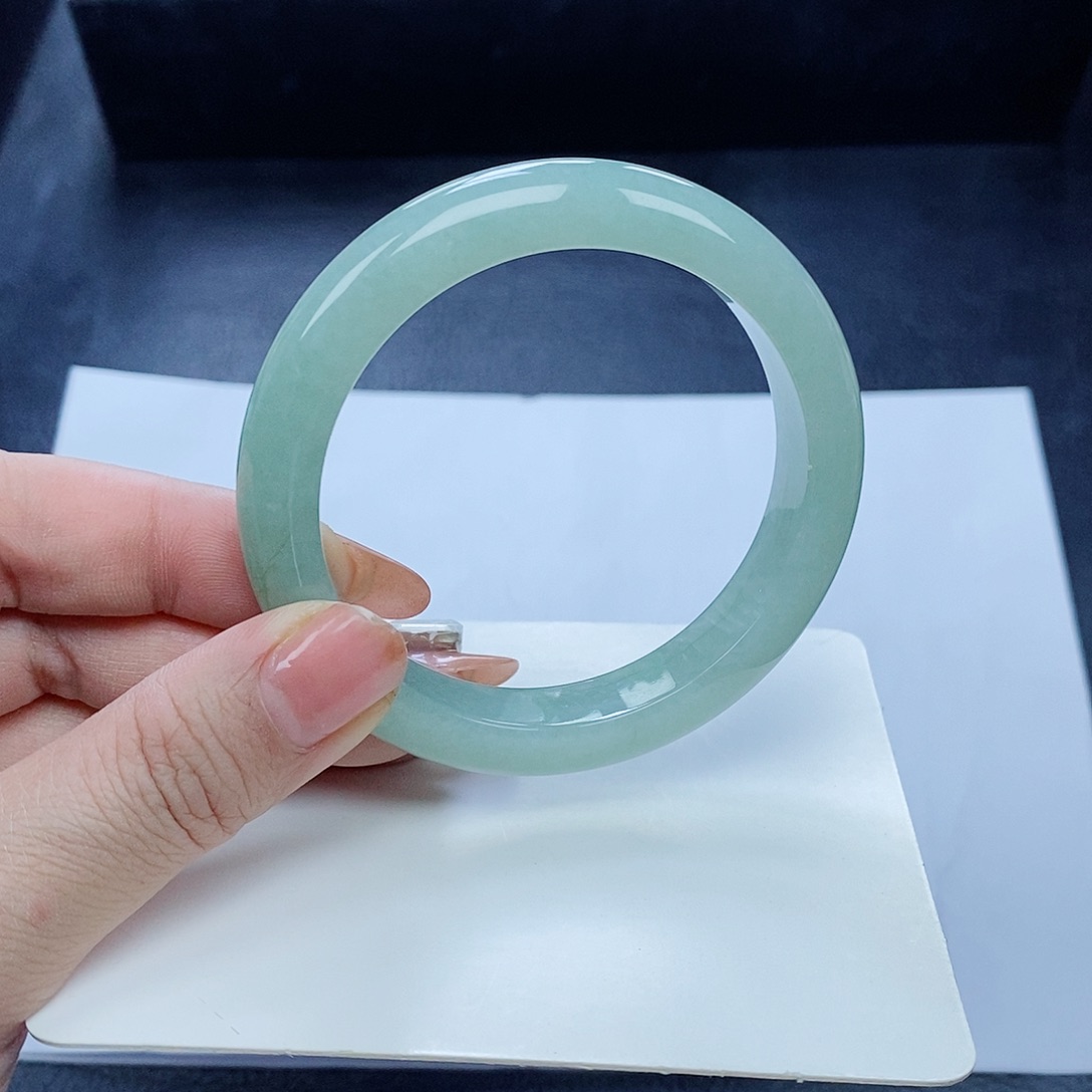 翡翠手镯未镶嵌55.8圈口