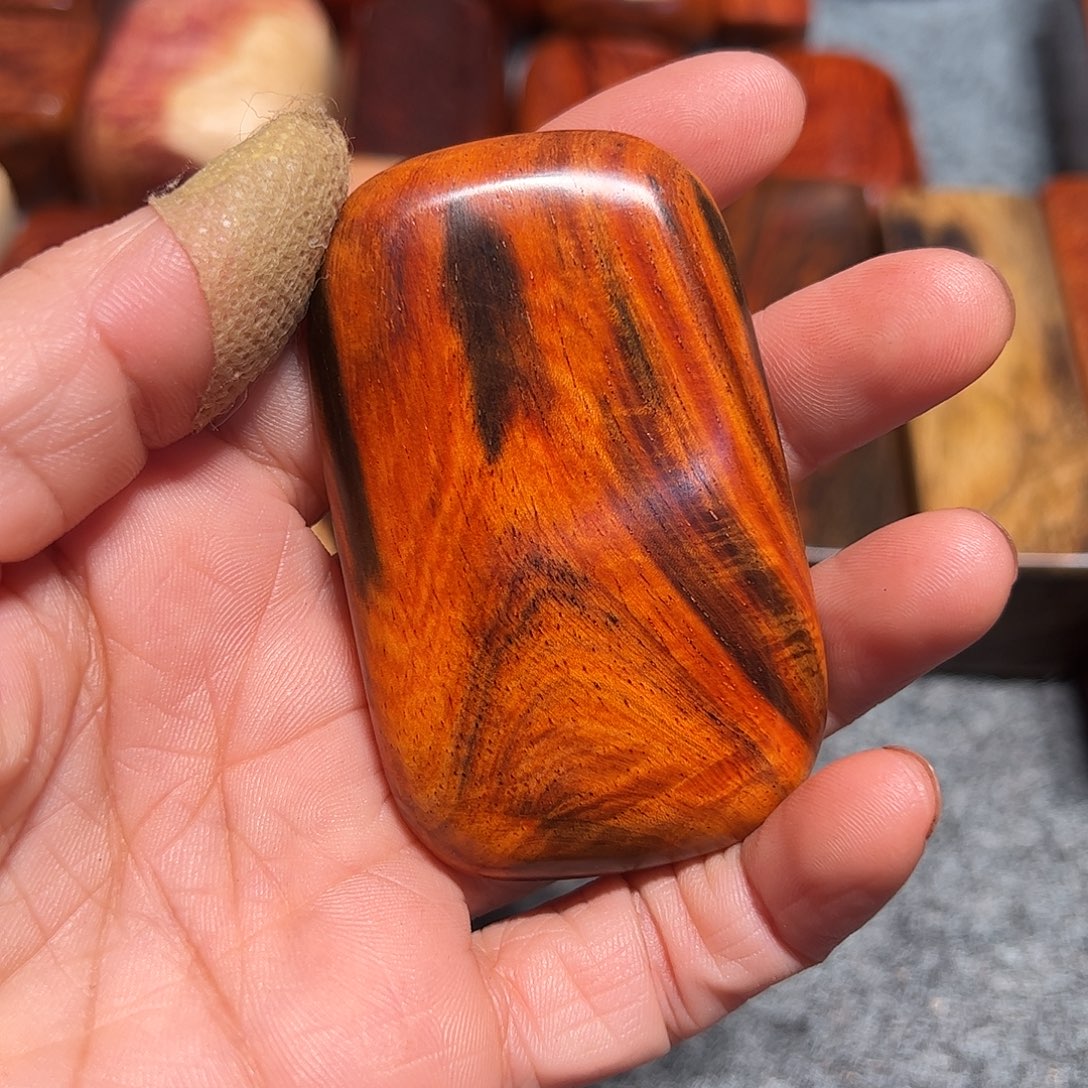 鱼***长交趾黄檀（大红酸枝）