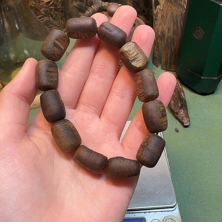 旭***日沉香碎屑沉香海南高端乌身圆叶板头香老料13.7克