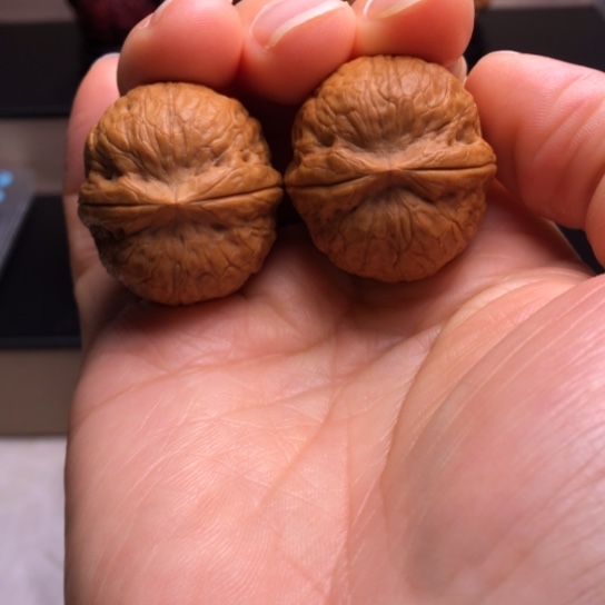 文玩核桃把件粗筋钢蛋30