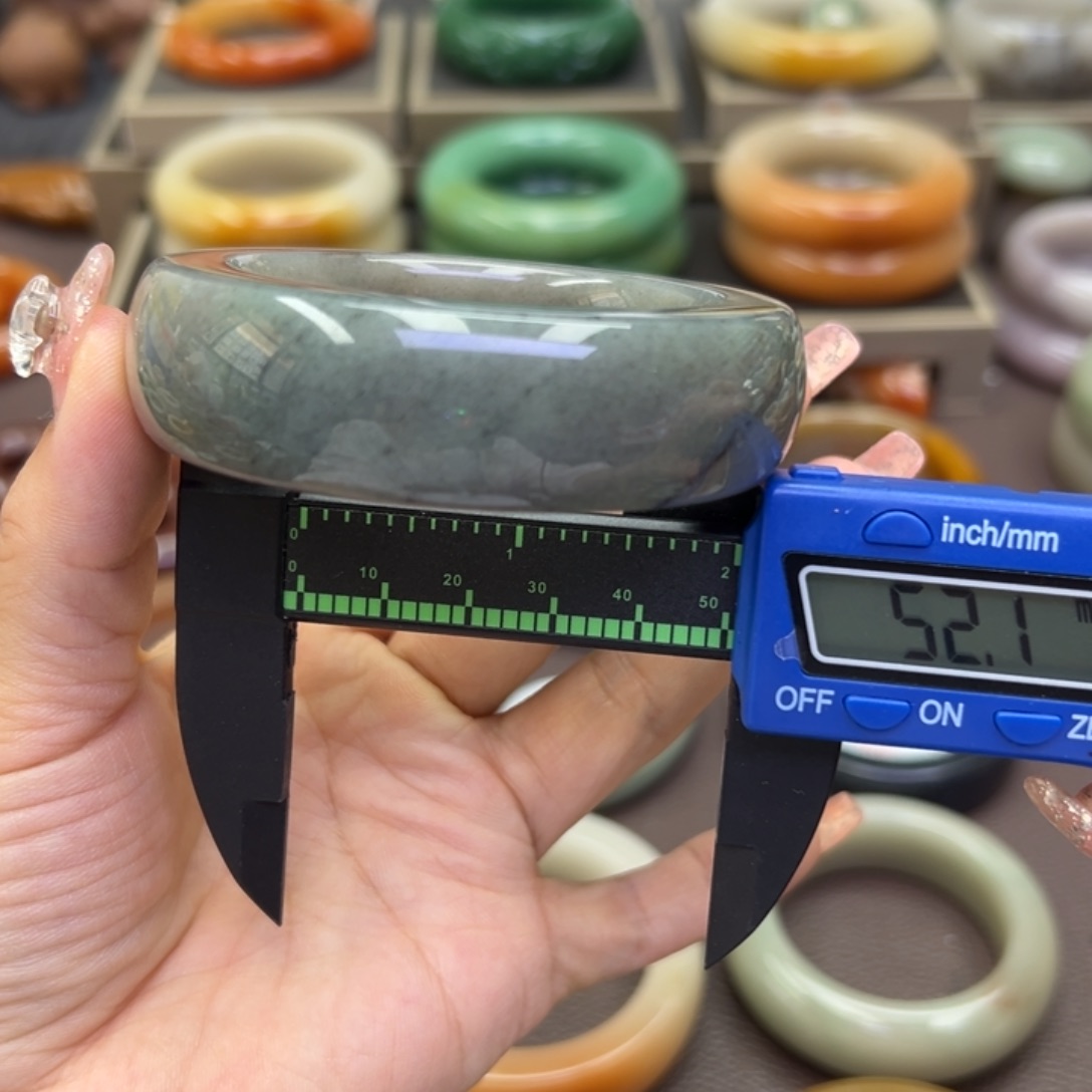 石英岩玉手镯未镶嵌