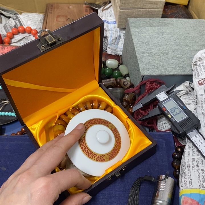 瓷片哈中古工艺品一件