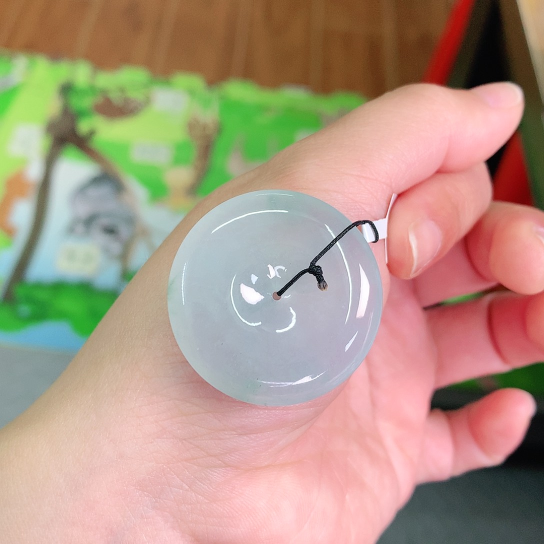 翡翠颈饰未镶嵌冰胶飘绿大扣子34*6.2