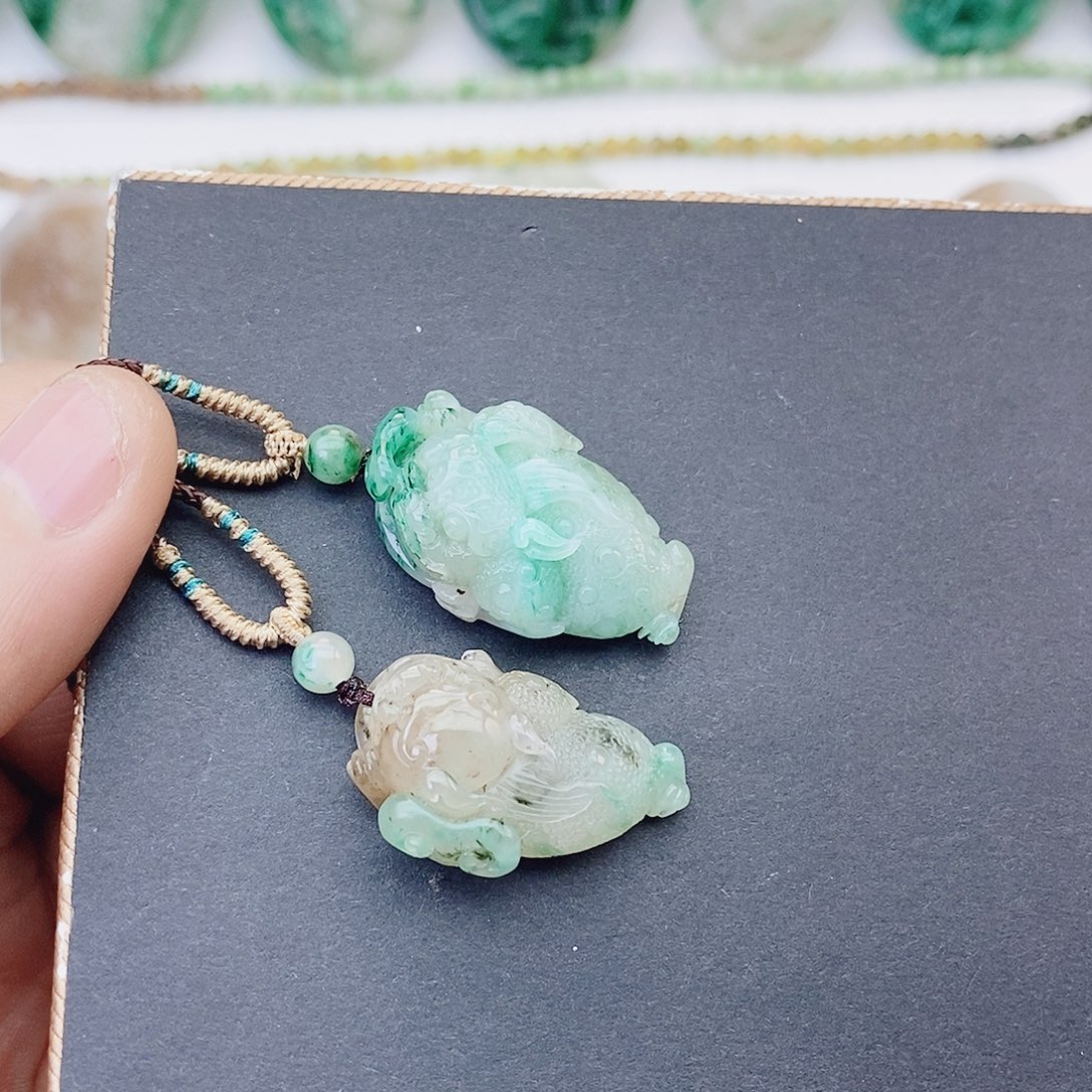 超***…独山玉未镶嵌颈饰