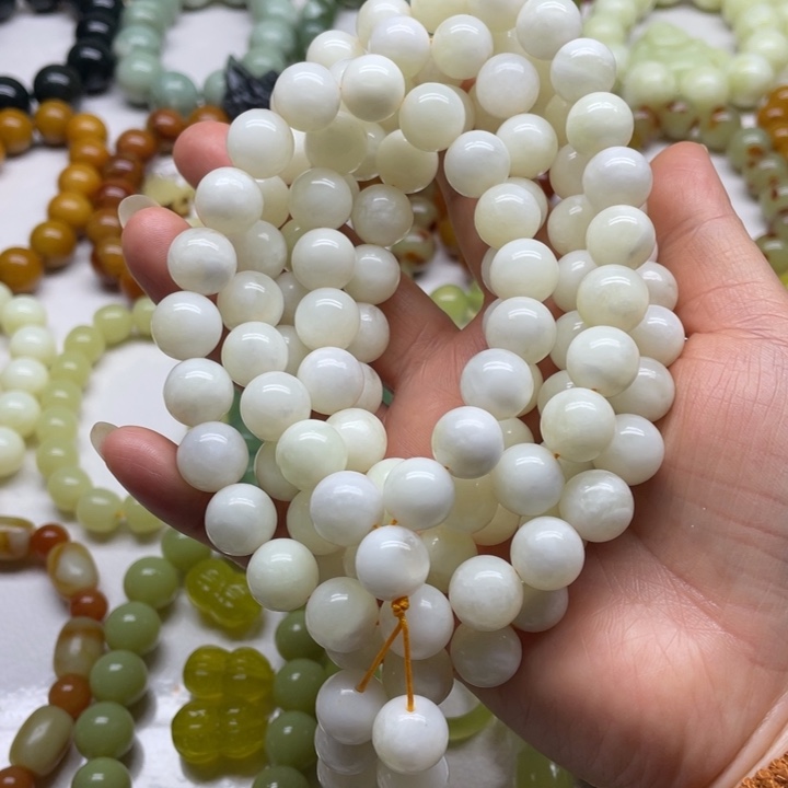 蛇纹石玉手串未镶嵌