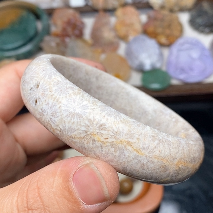 硅化珊瑚（珊瑚玉）未镶嵌手镯57.6
