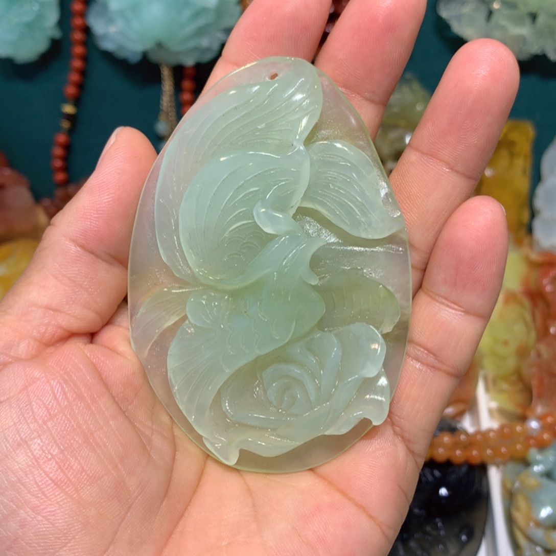 蛇纹石玉未镶嵌颈饰