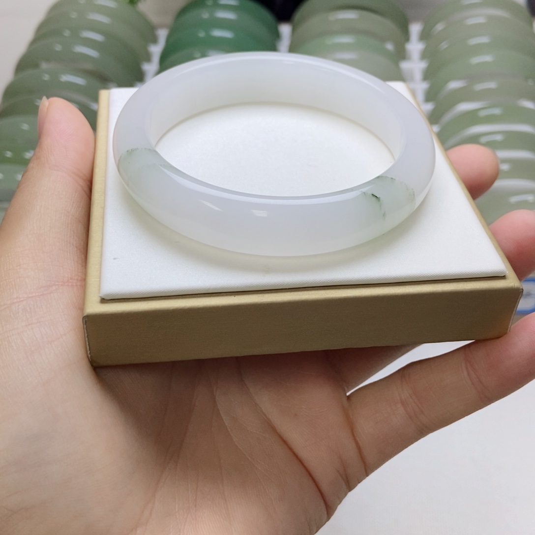 未镶嵌手镯石英质玉天山翠