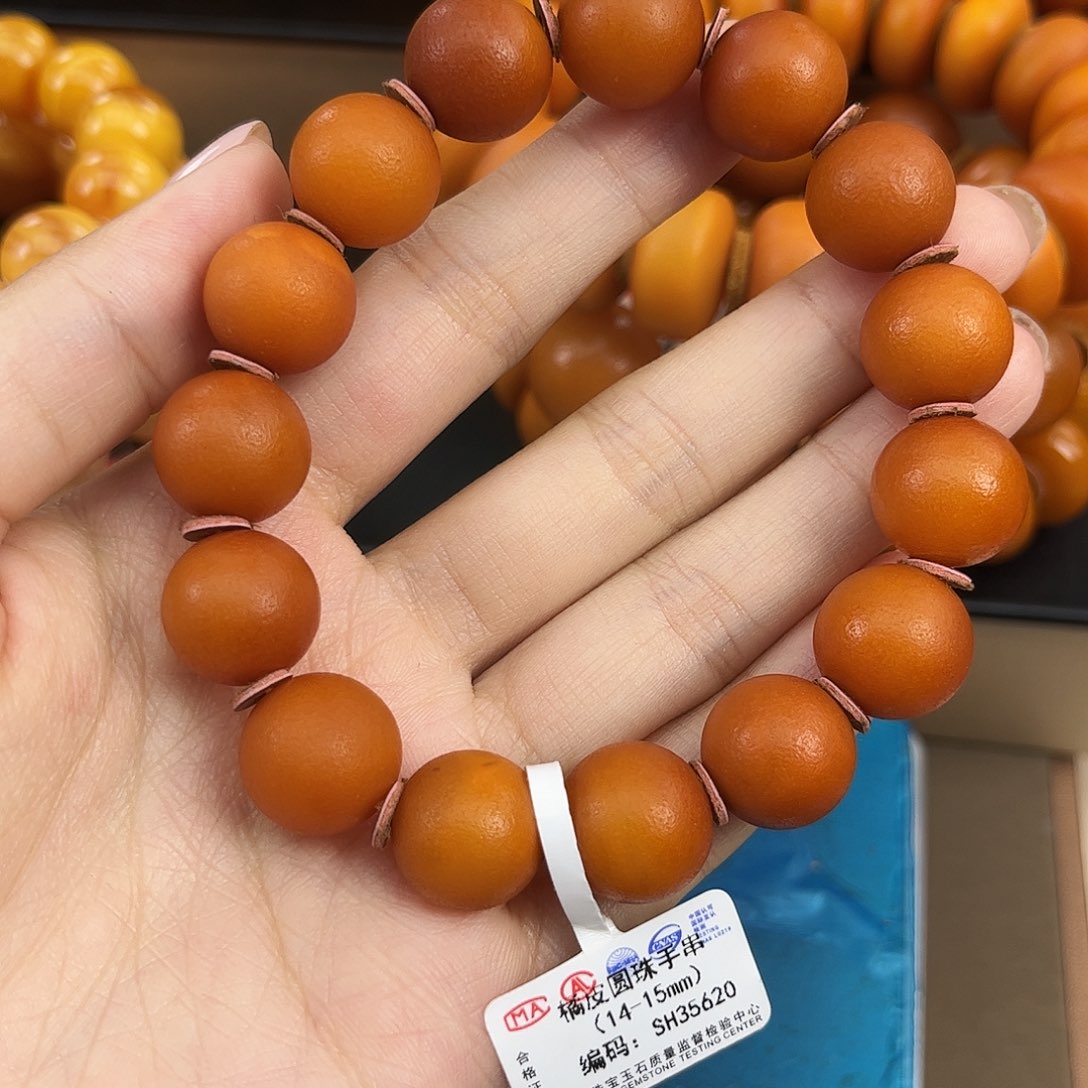 未镶嵌颈饰琥珀蜜蜡