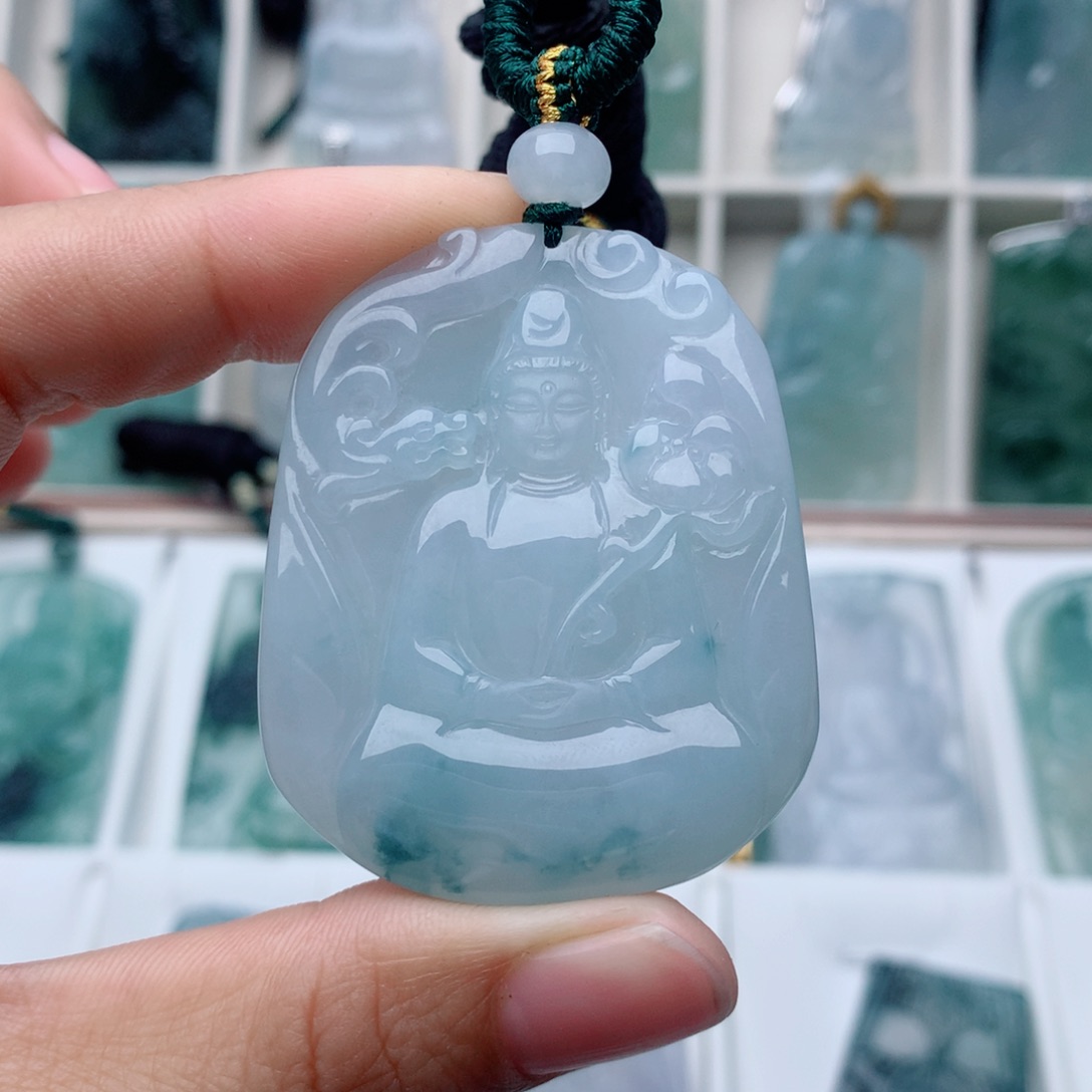 翡翠颈饰未镶嵌多**亿