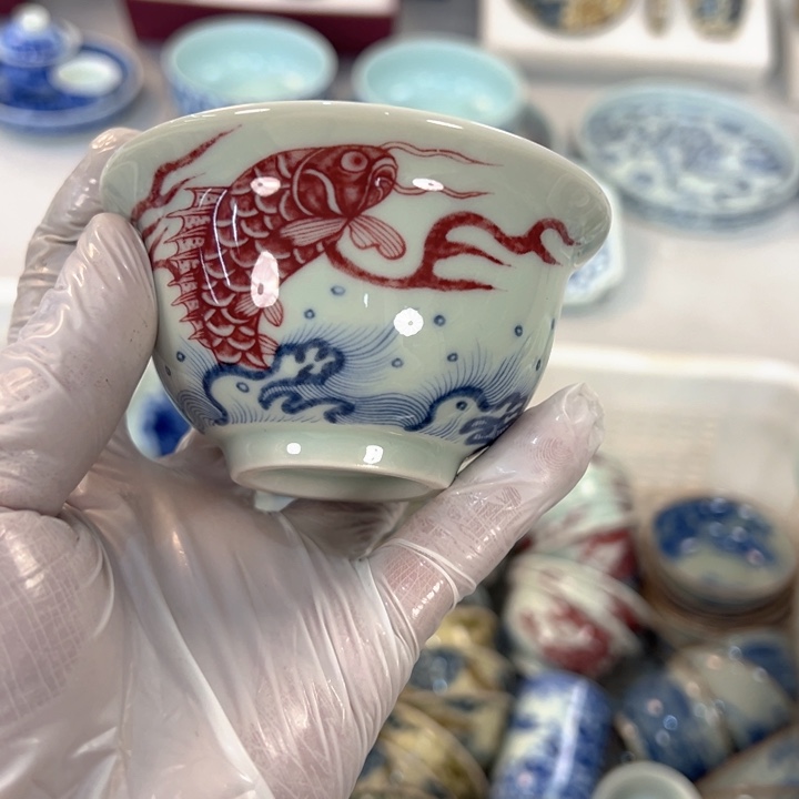 瓷片白青花釉里红鱼化龙压手杯主人杯全品