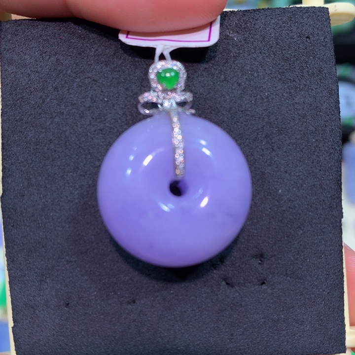 翡翠18K金镶嵌颈饰翡翠