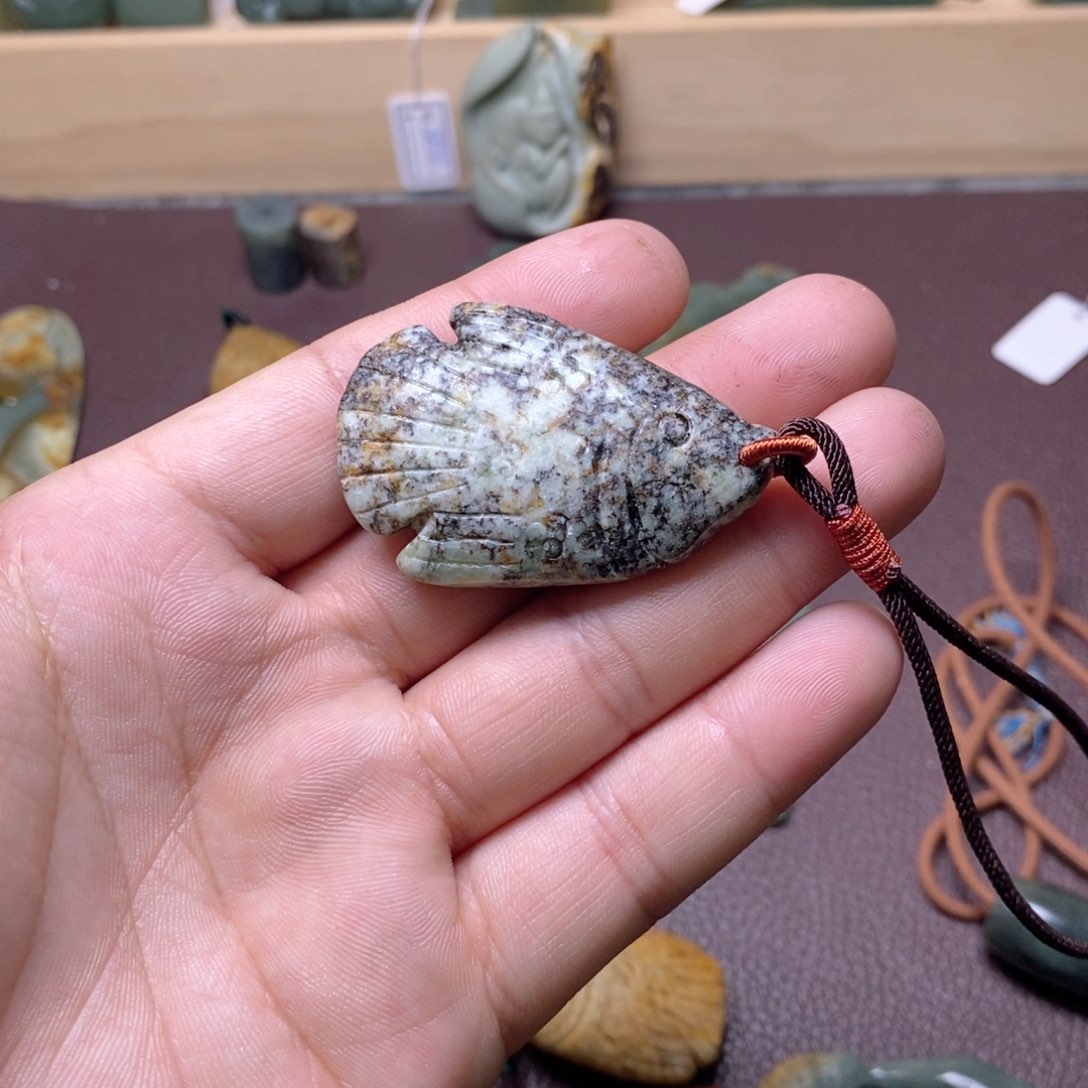 岫岩河磨玉（透闪石质玉）挂件未镶嵌D****。