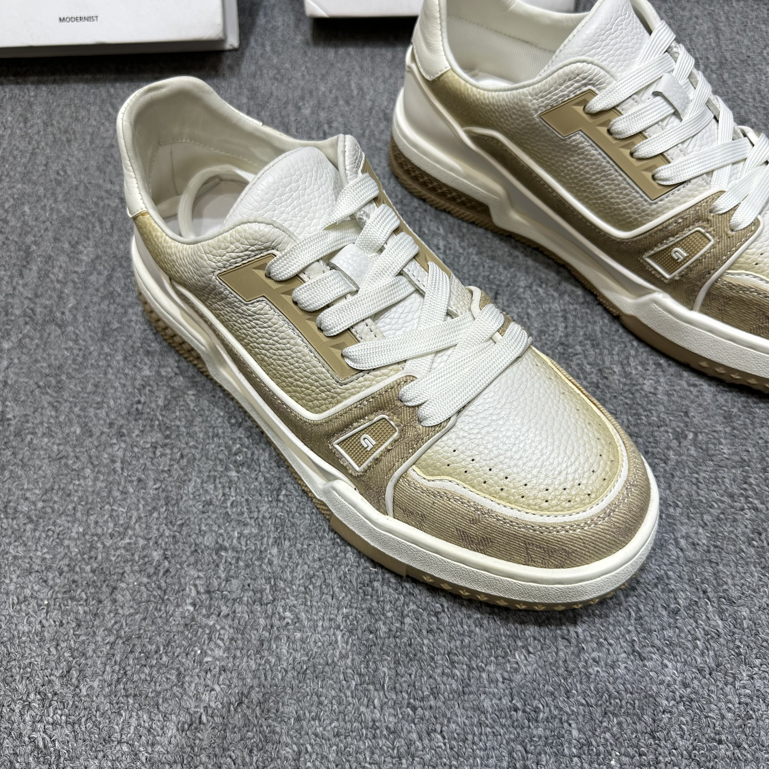 【潮牌鞋子】新款休闲板鞋真皮鞋舒服软底软面舒适男士时尚百搭A125