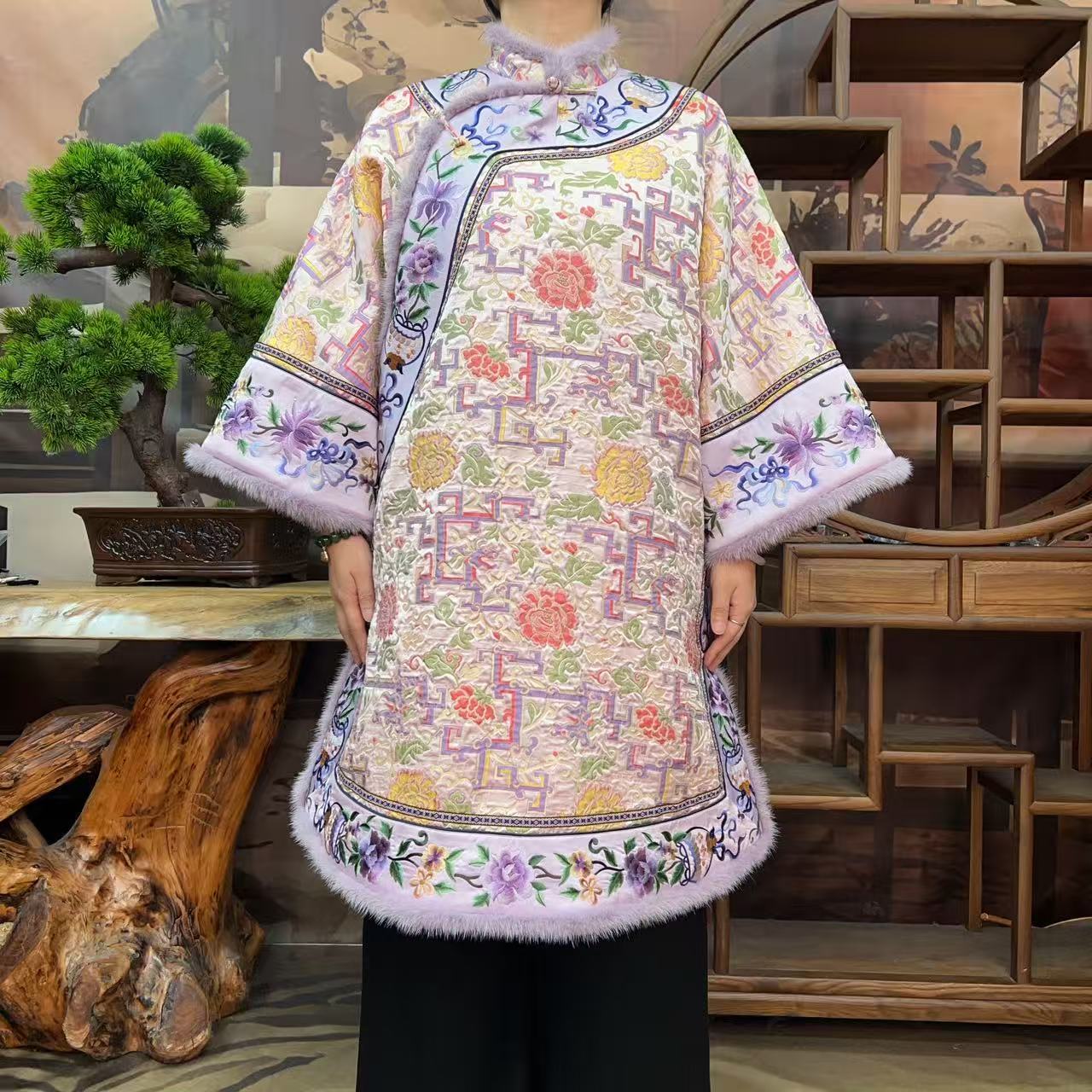 70姆米紫色妆花云锦如意手推绣棉服100桑蚕丝香云纱