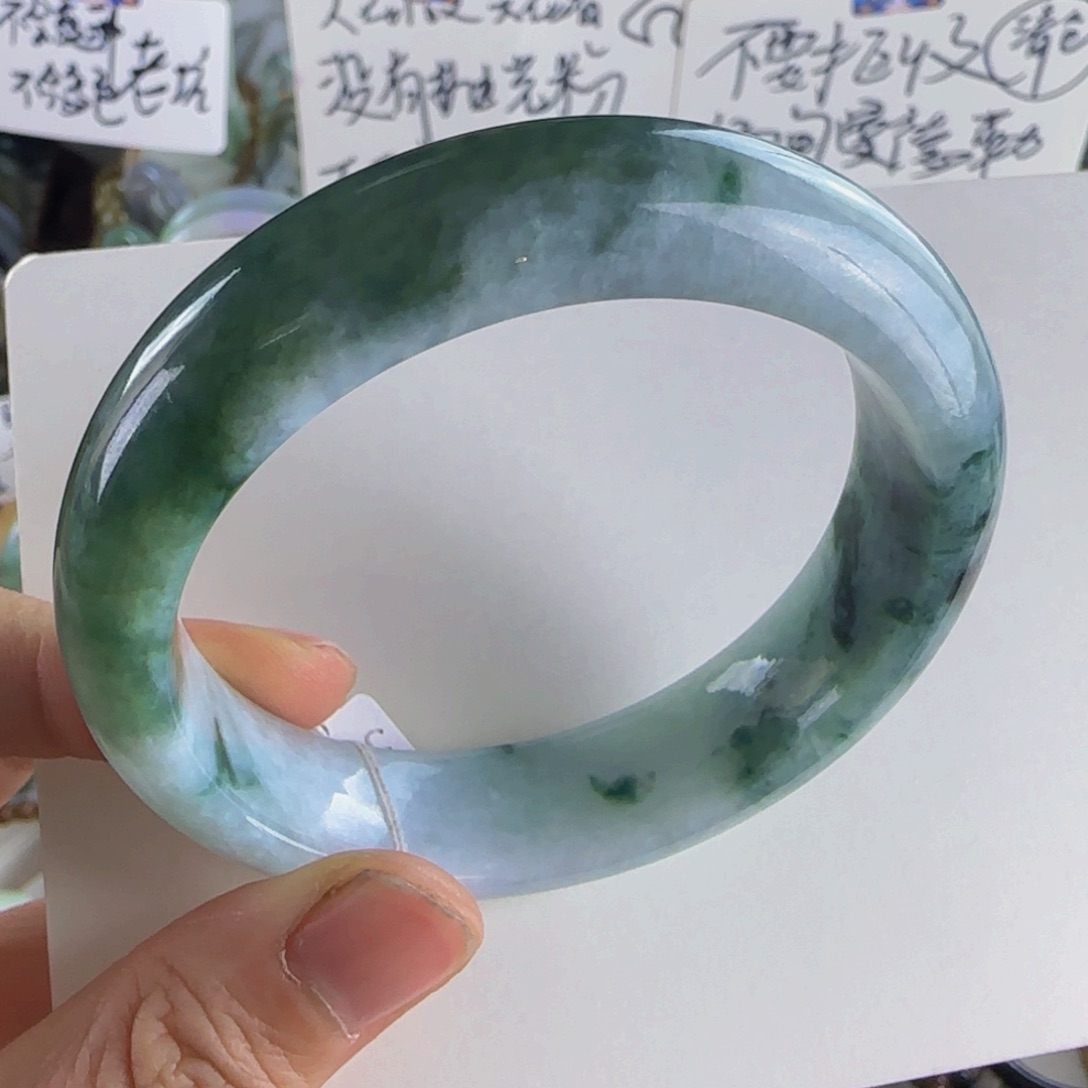 翡翠手镯未镶嵌元*儿老坑