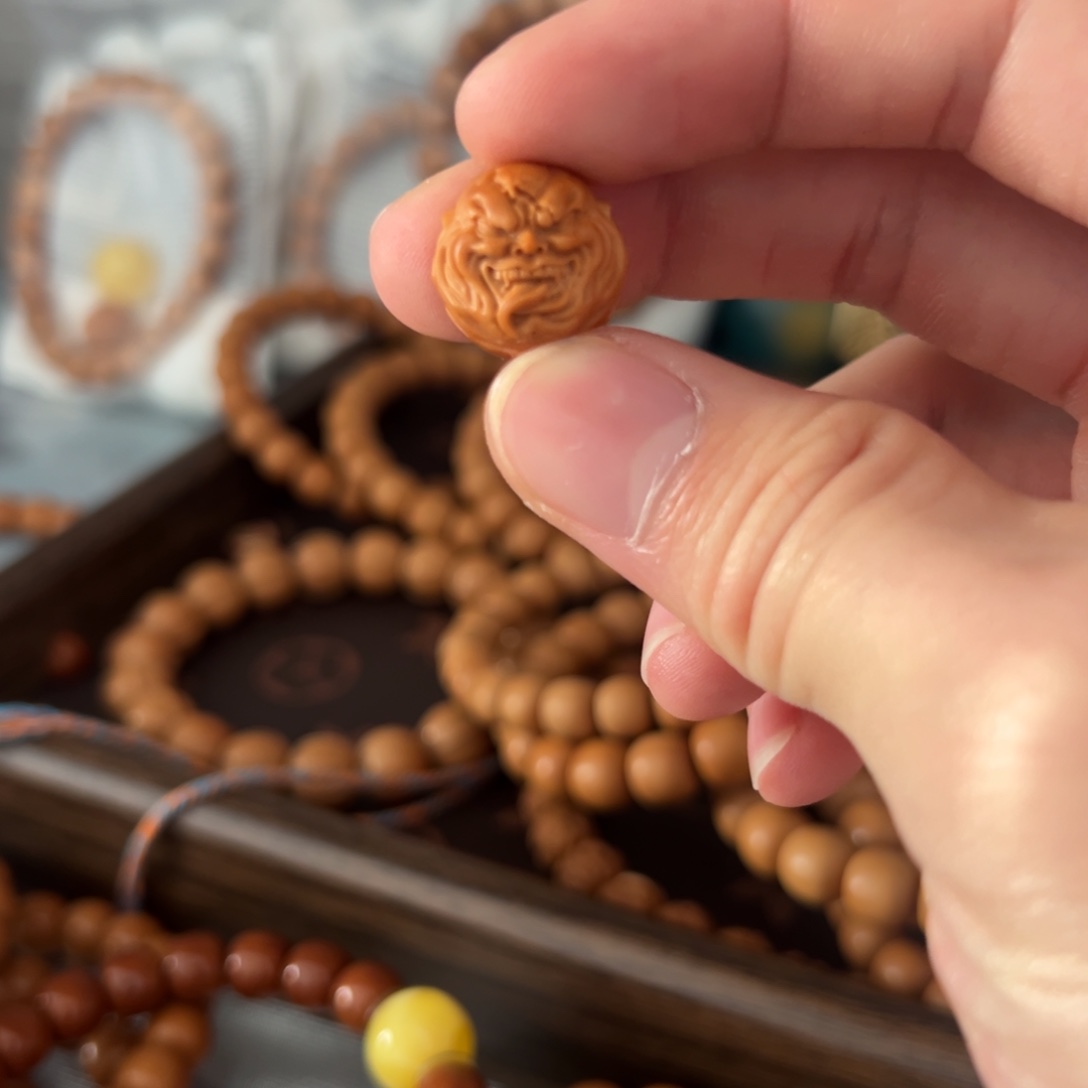 猴头核桃把件子*猴头雕刻舔僧