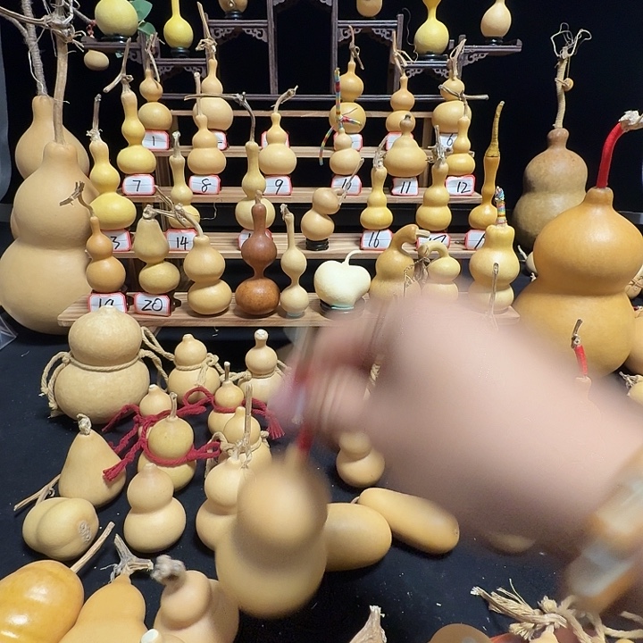 夜***士大叶紫檀（黑酸枝木类）