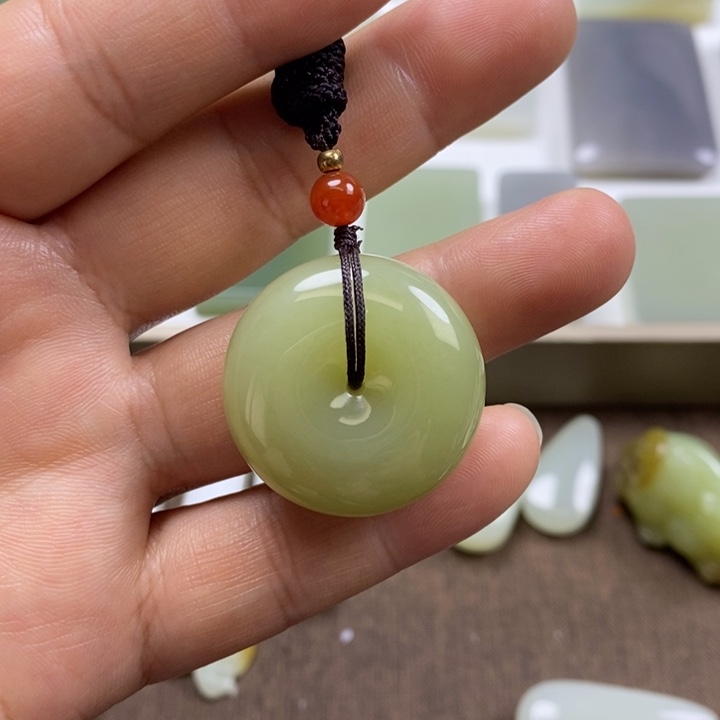 颈饰未镶嵌和田玉（糖玉）静**运