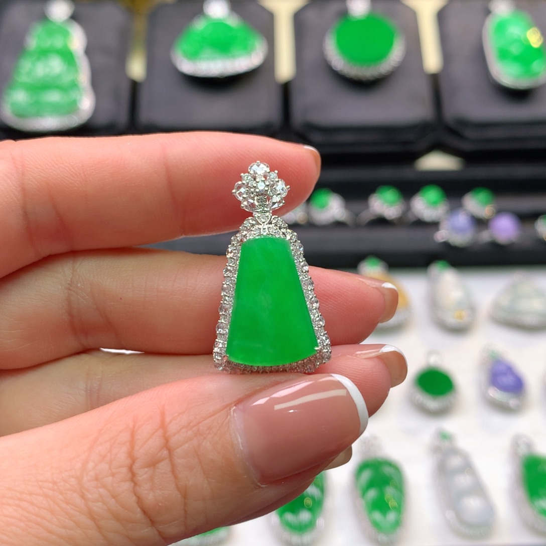 翡翠吊坠(不含链)18K金镶嵌