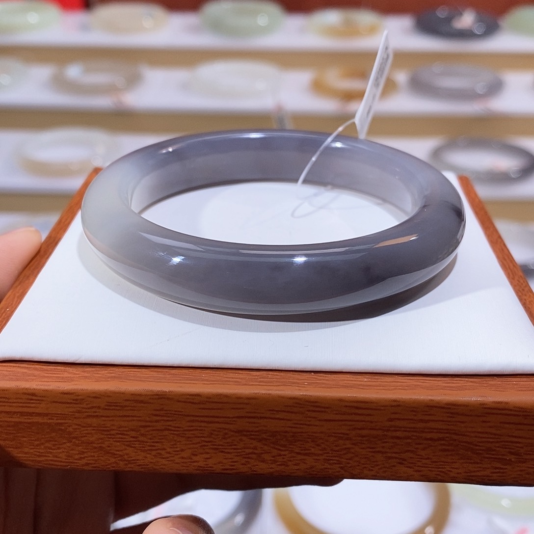 未镶嵌手镯和田玉紫白