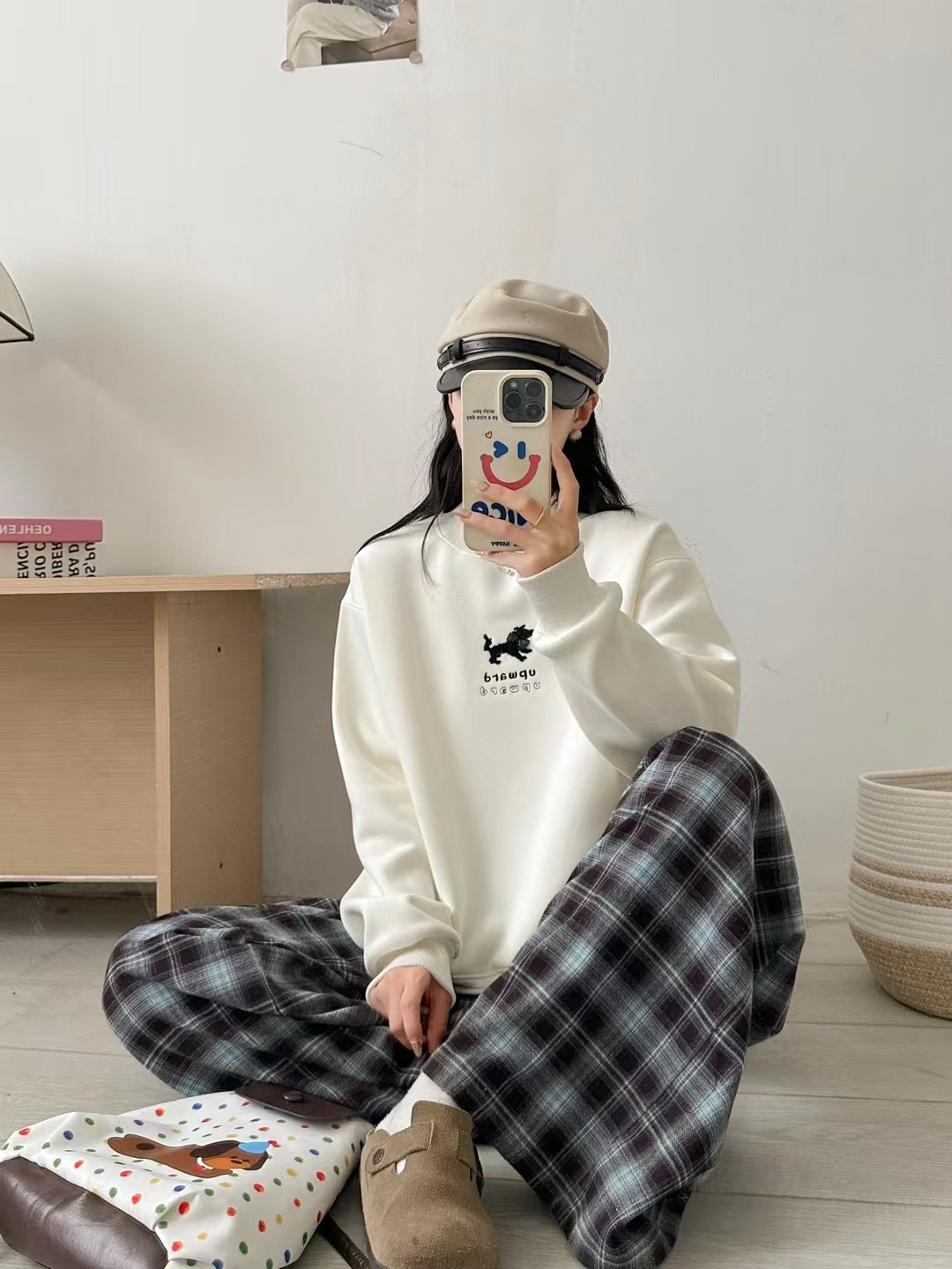 琳琳家（里面很多漂亮的衣服）找对应价格下单