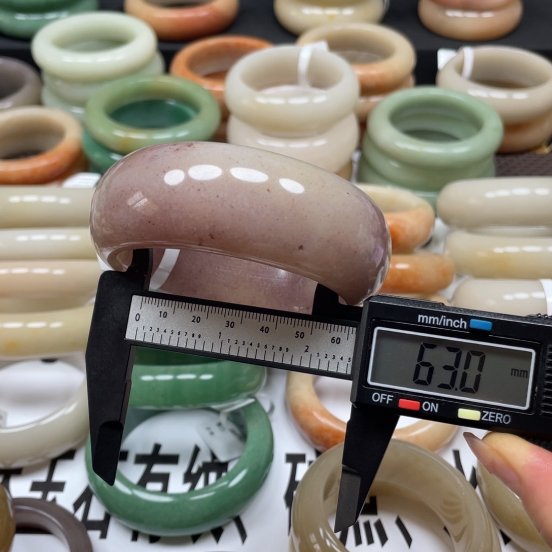未镶嵌手镯石英质玉